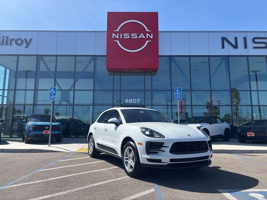 2020 PORSCHE Macan