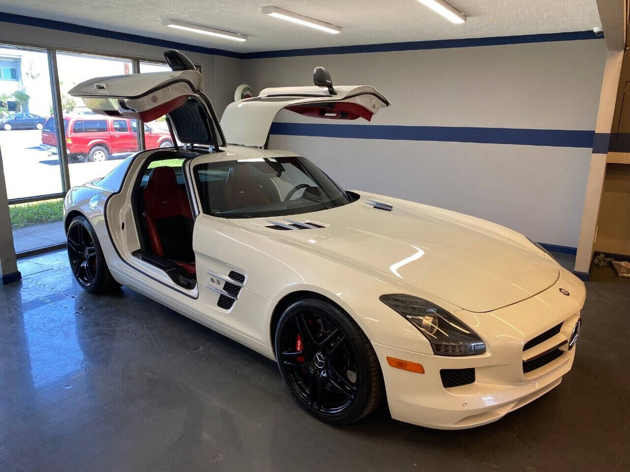 2011 MERCEDES-BENZ SLS-Class
