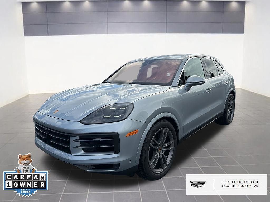 2024 PORSCHE Cayenne