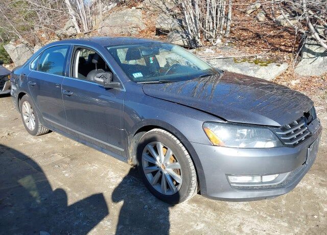 2012 VOLKSWAGEN Passat