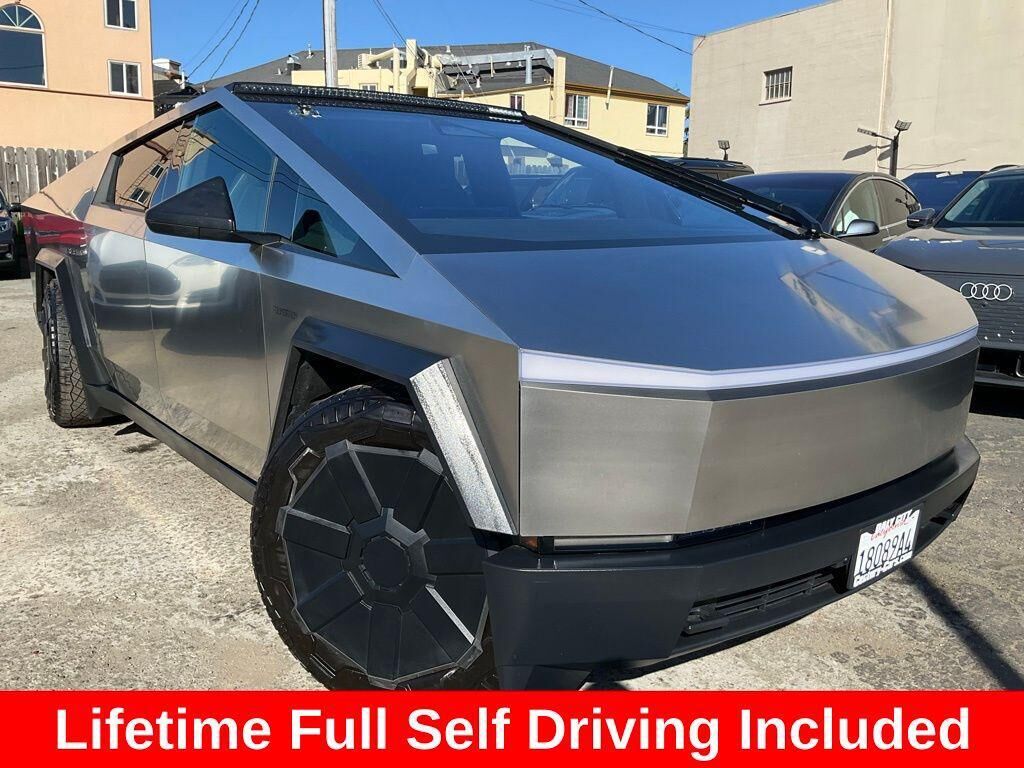 2024 TESLA Cybertruck