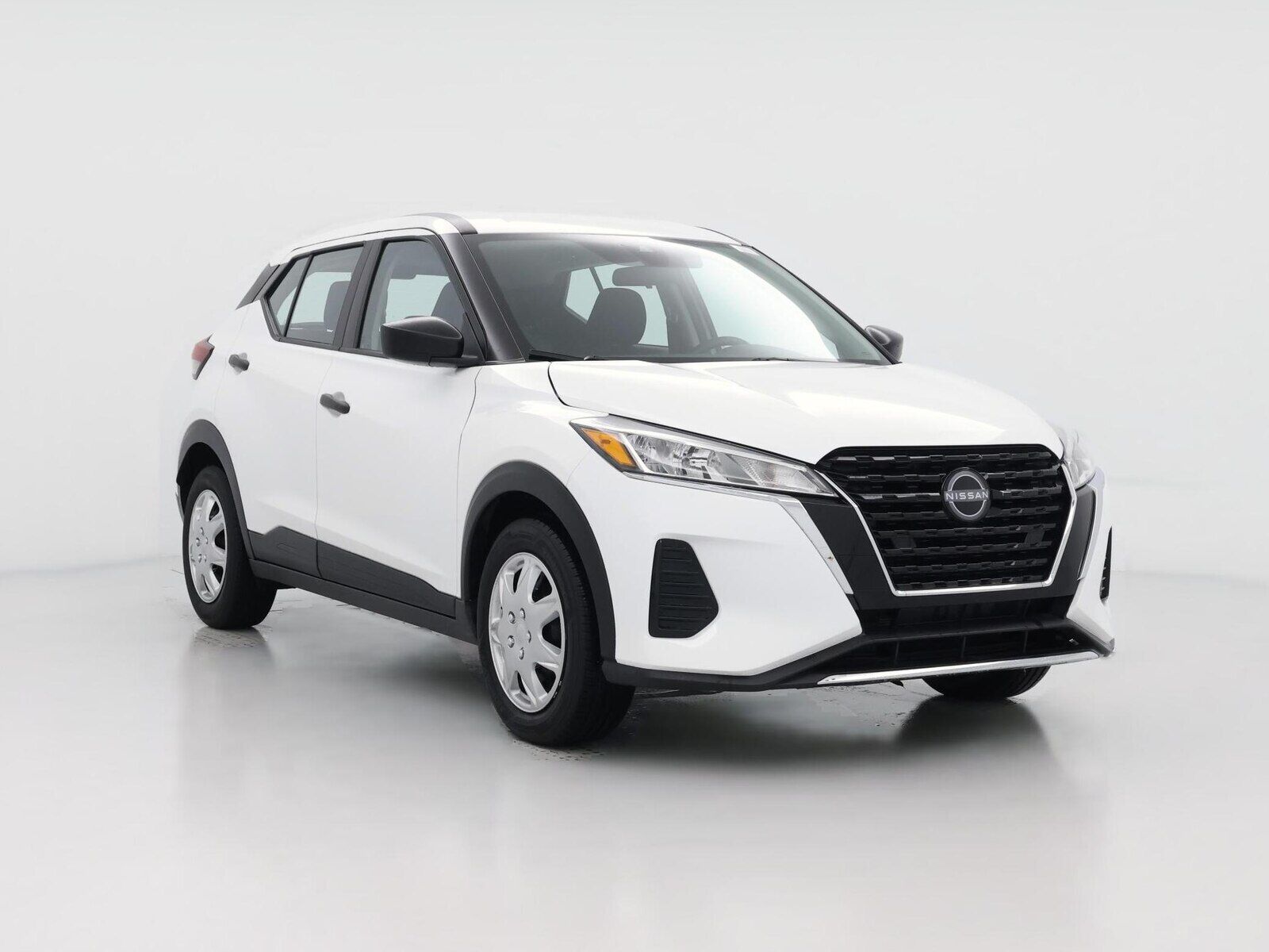2023 NISSAN Kicks