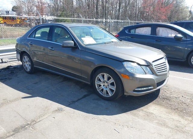 2013 MERCEDES-BENZ E-Class