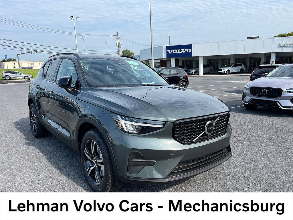 2026 VOLVO XC40