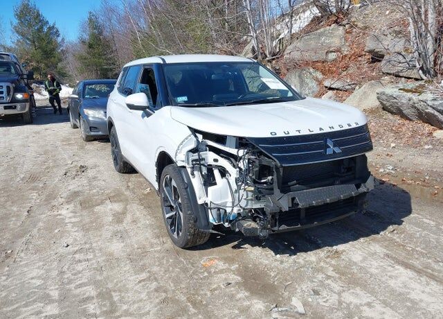 2024 MITSUBISHI Outlander