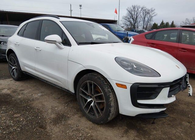 2024 PORSCHE Macan