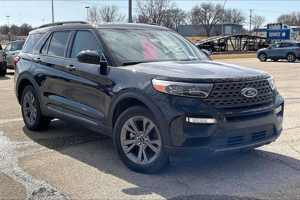 2023 FORD Explorer