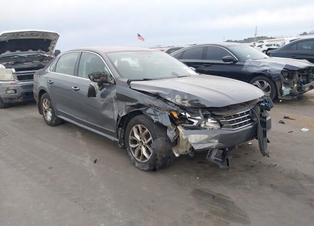 2016 VOLKSWAGEN Passat