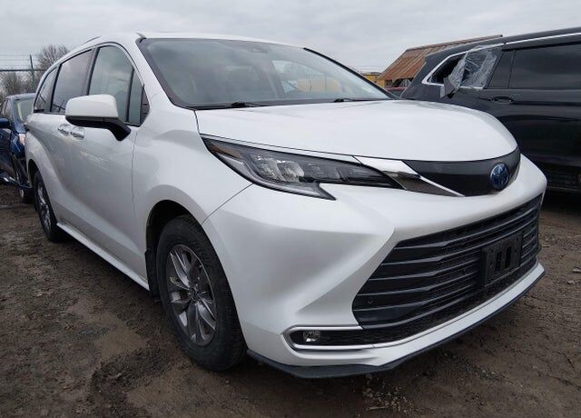 2022 TOYOTA Sienna