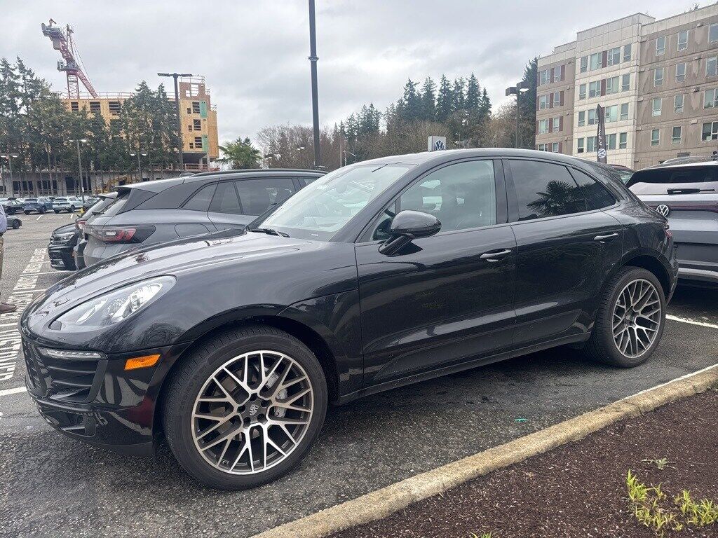 2015 PORSCHE Macan