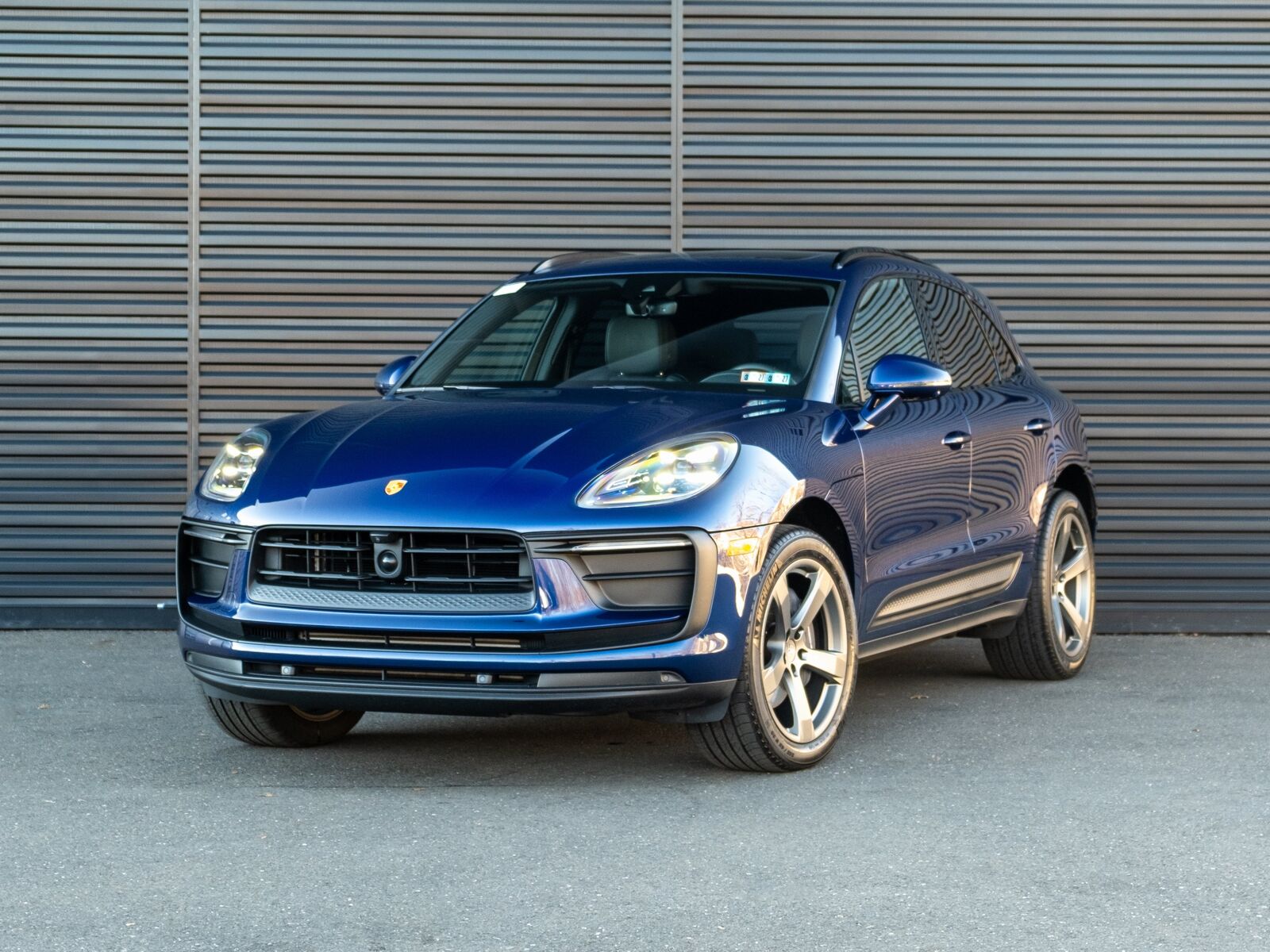 2023 PORSCHE Macan
