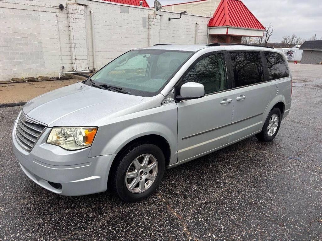 2010 CHRYSLER Town and Country