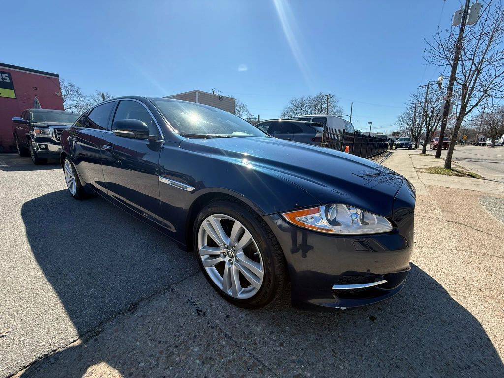 2013 JAGUAR XJ