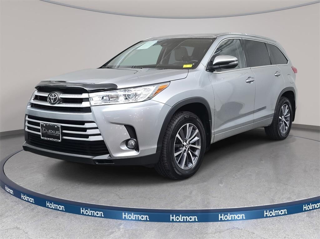 2017 TOYOTA Highlander