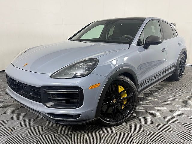 2022 PORSCHE Cayenne