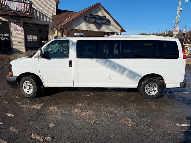 2017 CHEVROLET Express