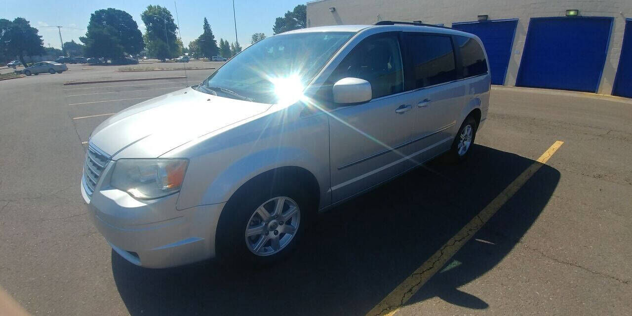 2010 CHRYSLER Town and Country