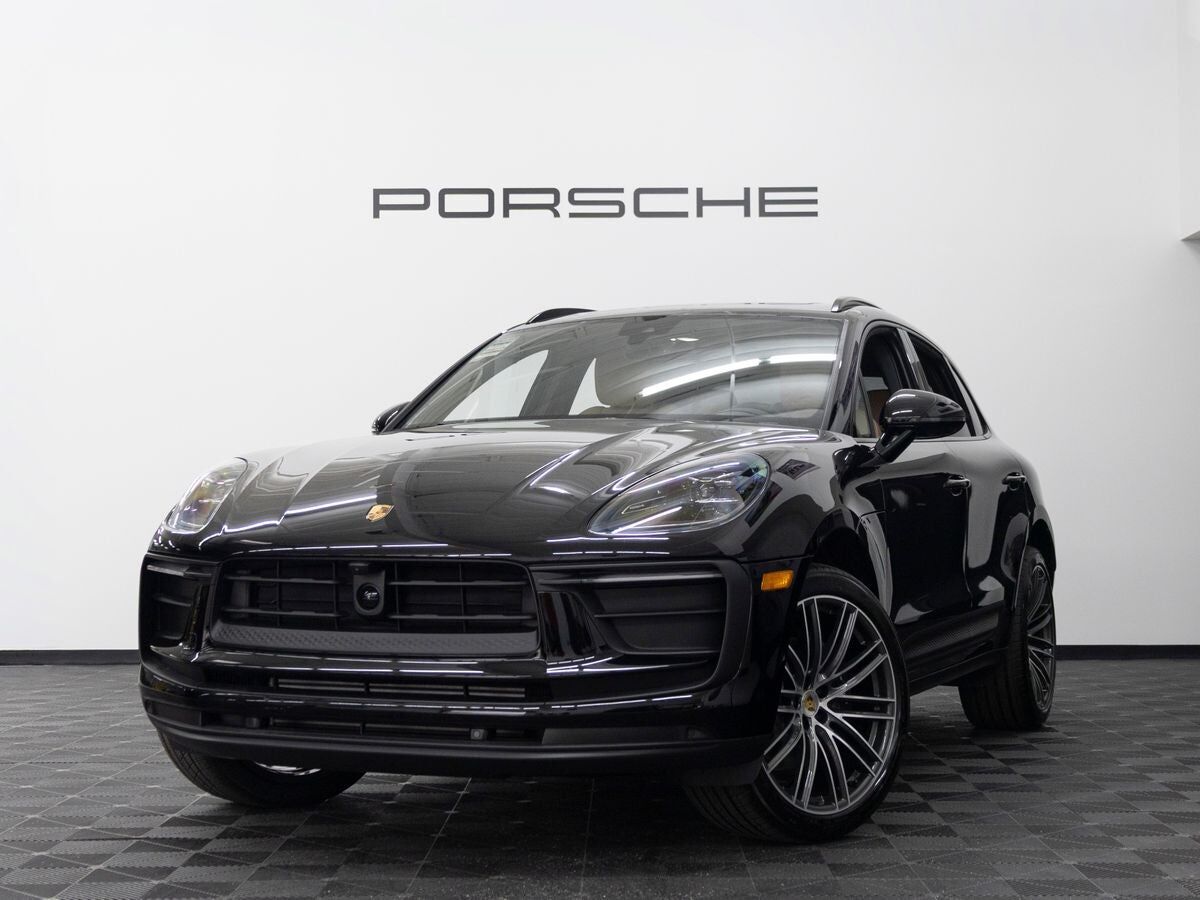 2026 PORSCHE Macan