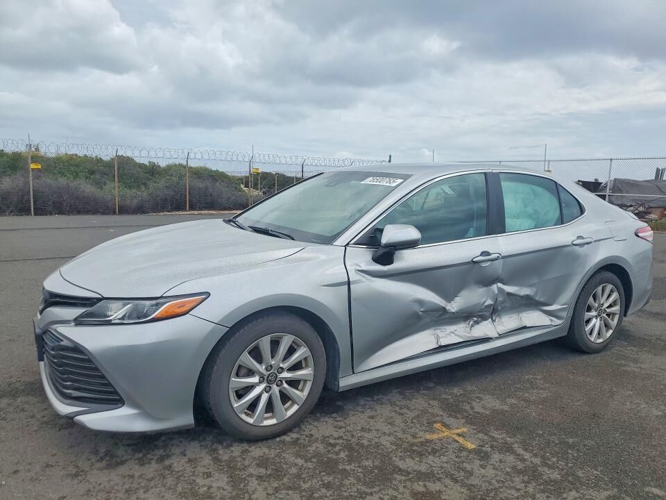 2018 TOYOTA Camry