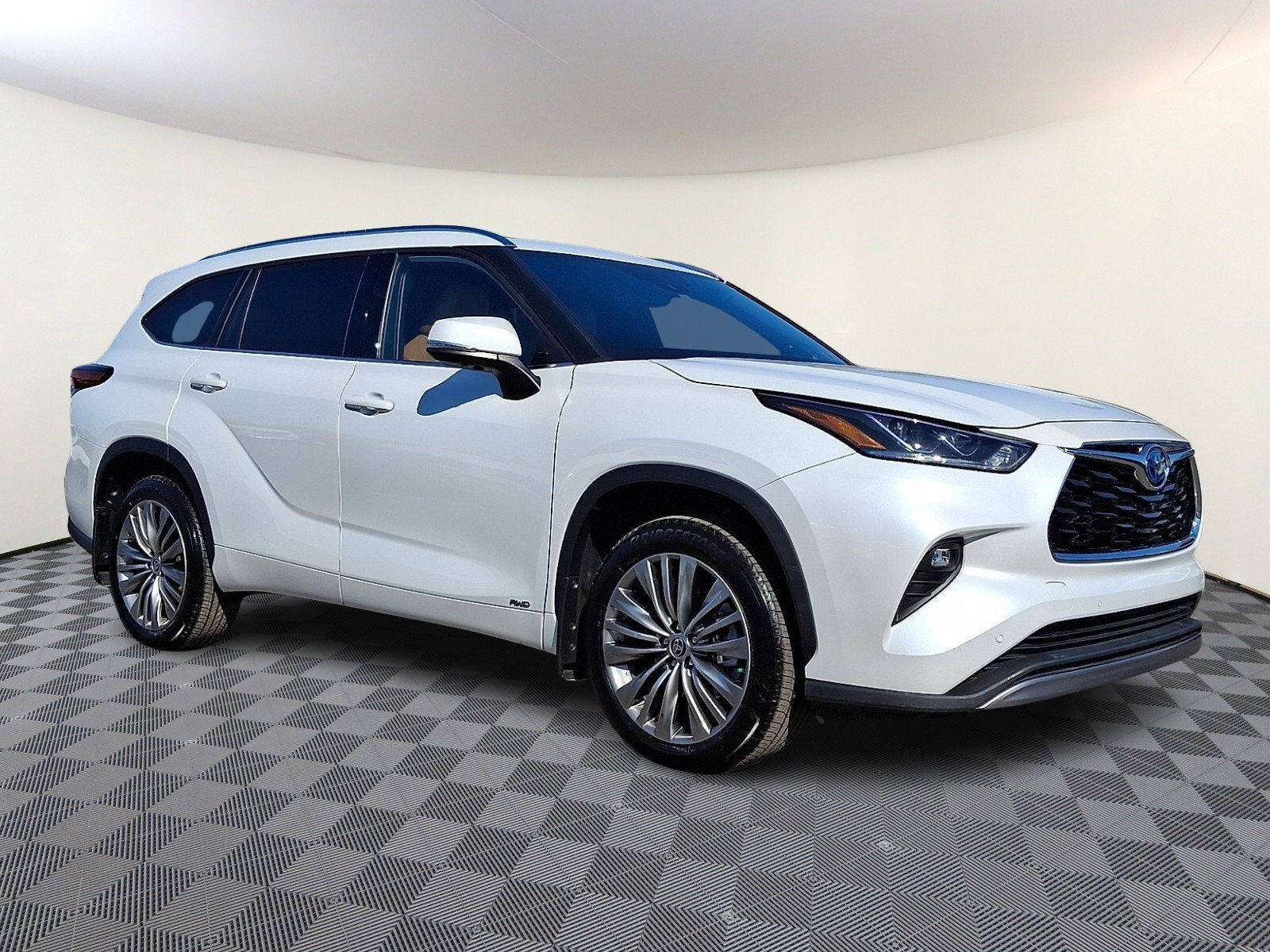2022 TOYOTA Highlander