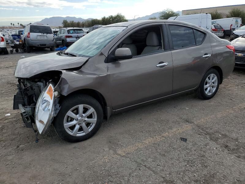Nissan Versa
