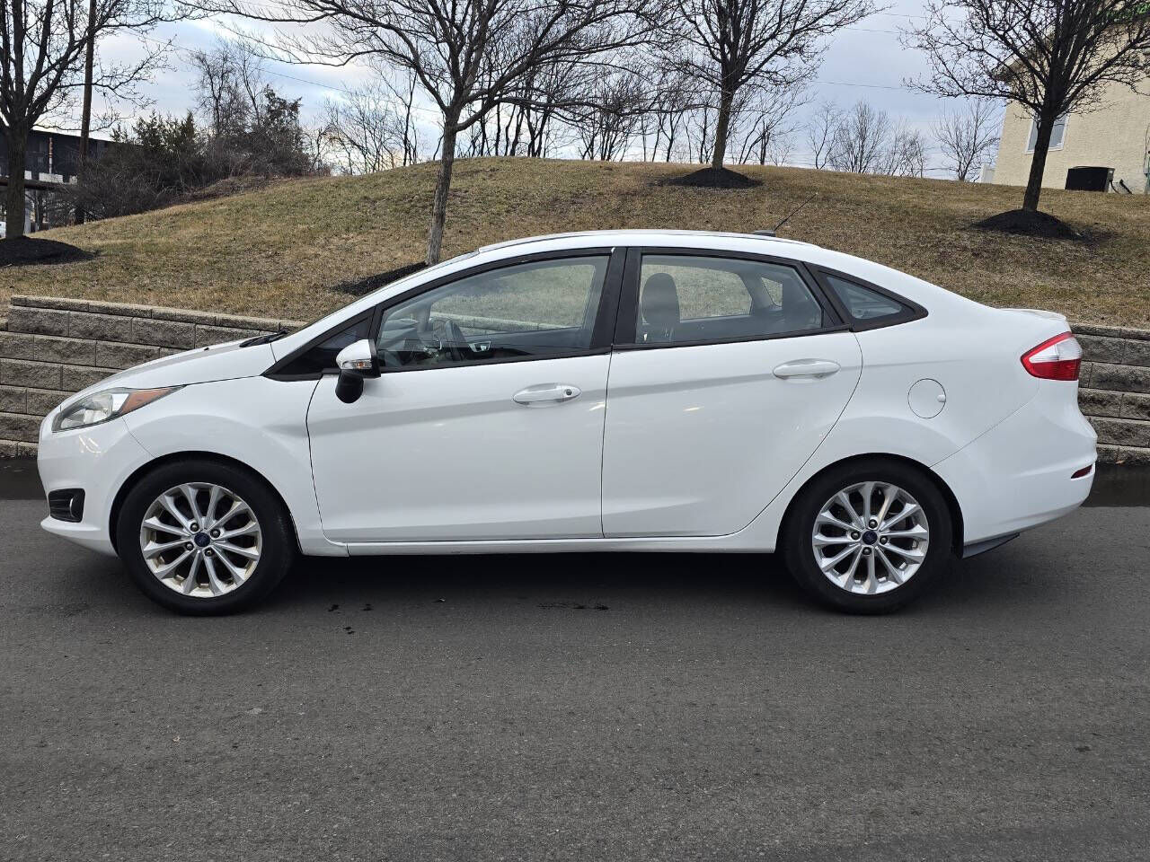 2014 FORD Fiesta