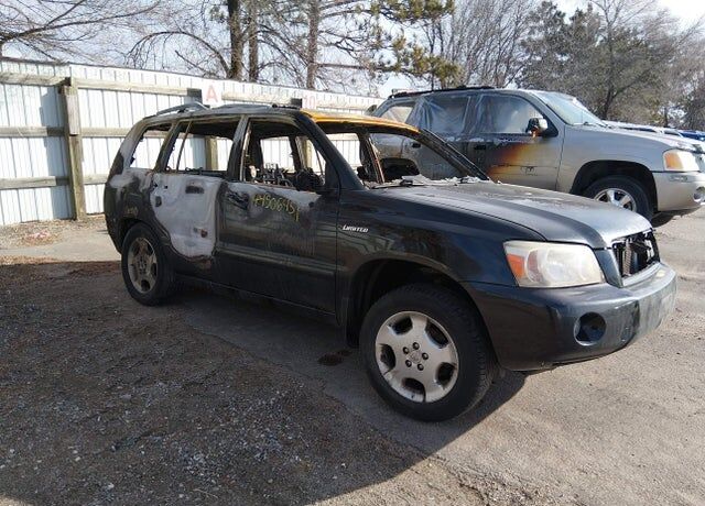 2004 TOYOTA Highlander