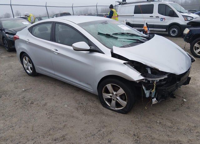 2013 HYUNDAI Elantra