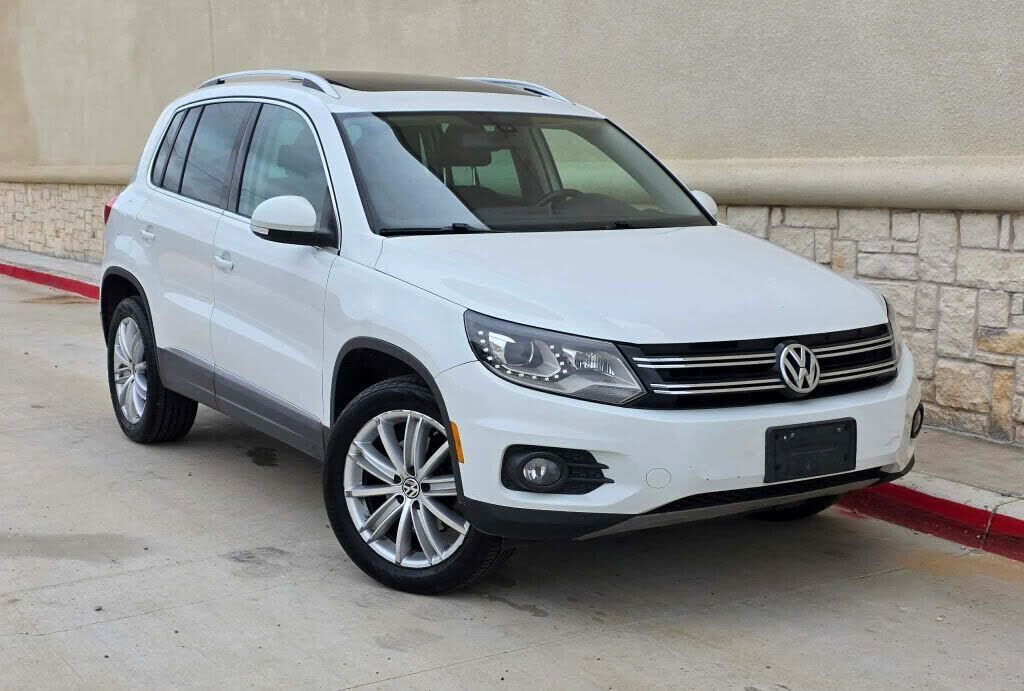 2016 VOLKSWAGEN Tiguan