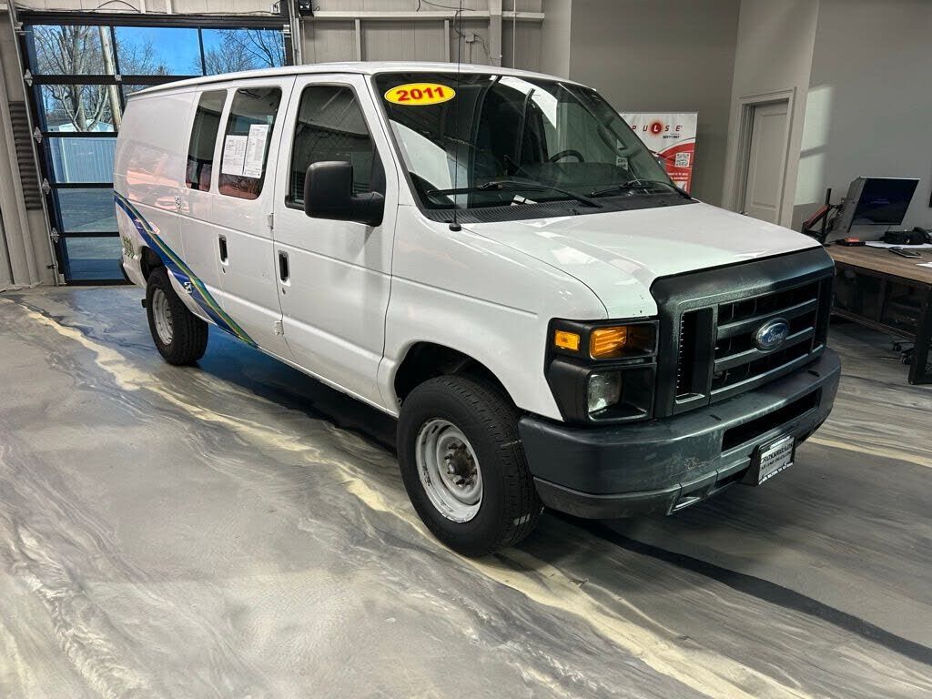 2011 FORD E-350