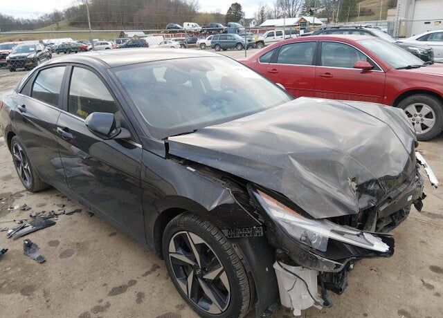 2022 HYUNDAI Elantra