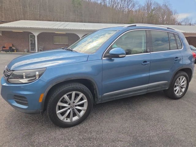 2017 VOLKSWAGEN Tiguan