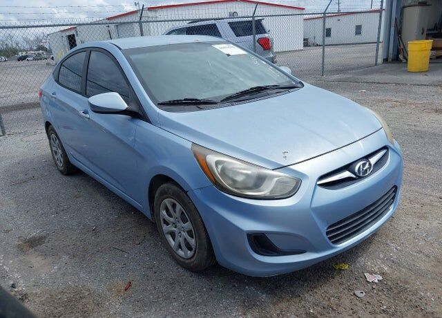 2012 HYUNDAI Accent