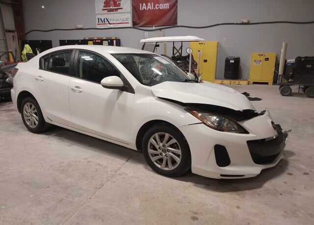 2013 MAZDA Mazda3