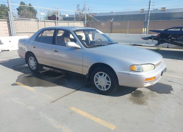 1995 TOYOTA Camry