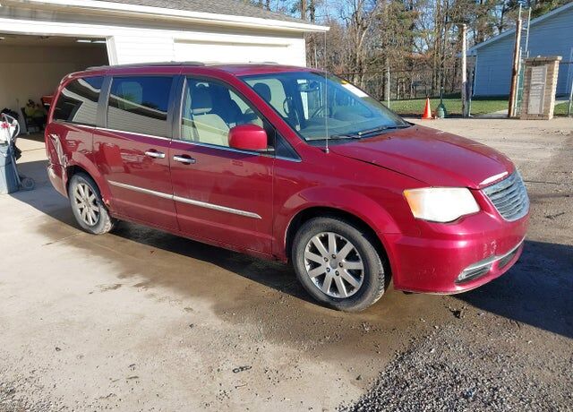2014 CHRYSLER Town and Country