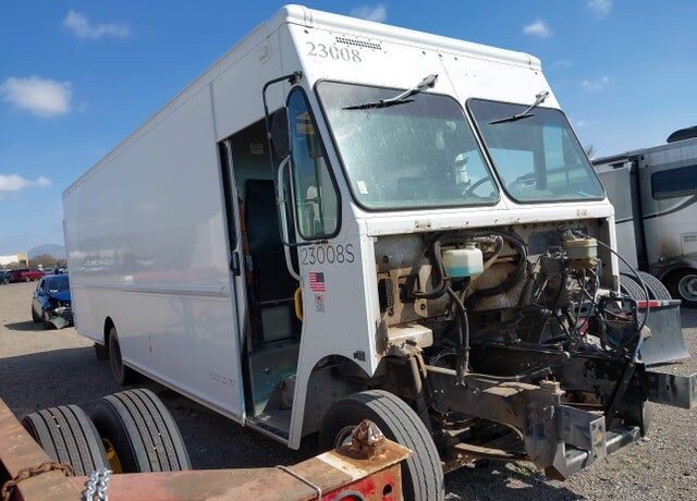 2013 FREIGHTLINER MT 55G Front Gasoline Engine Walk in Van Chassis