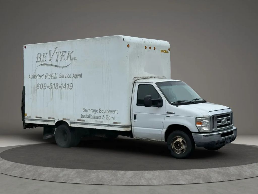 2011 FORD E-350