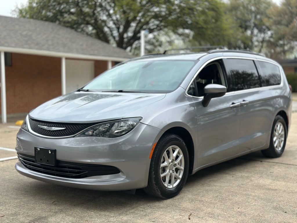2020 CHRYSLER Voyager