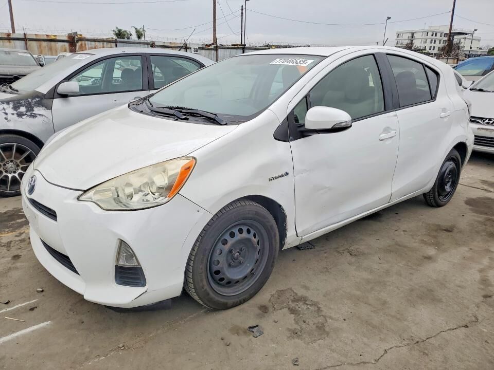 2013 TOYOTA Prius