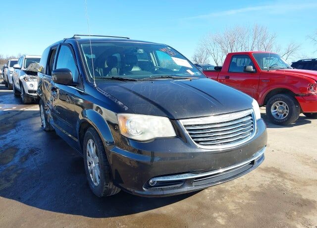 2014 CHRYSLER Town and Country