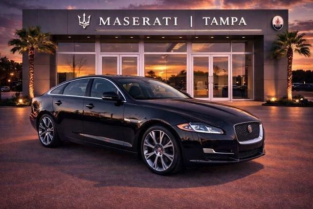 2017 JAGUAR XJ