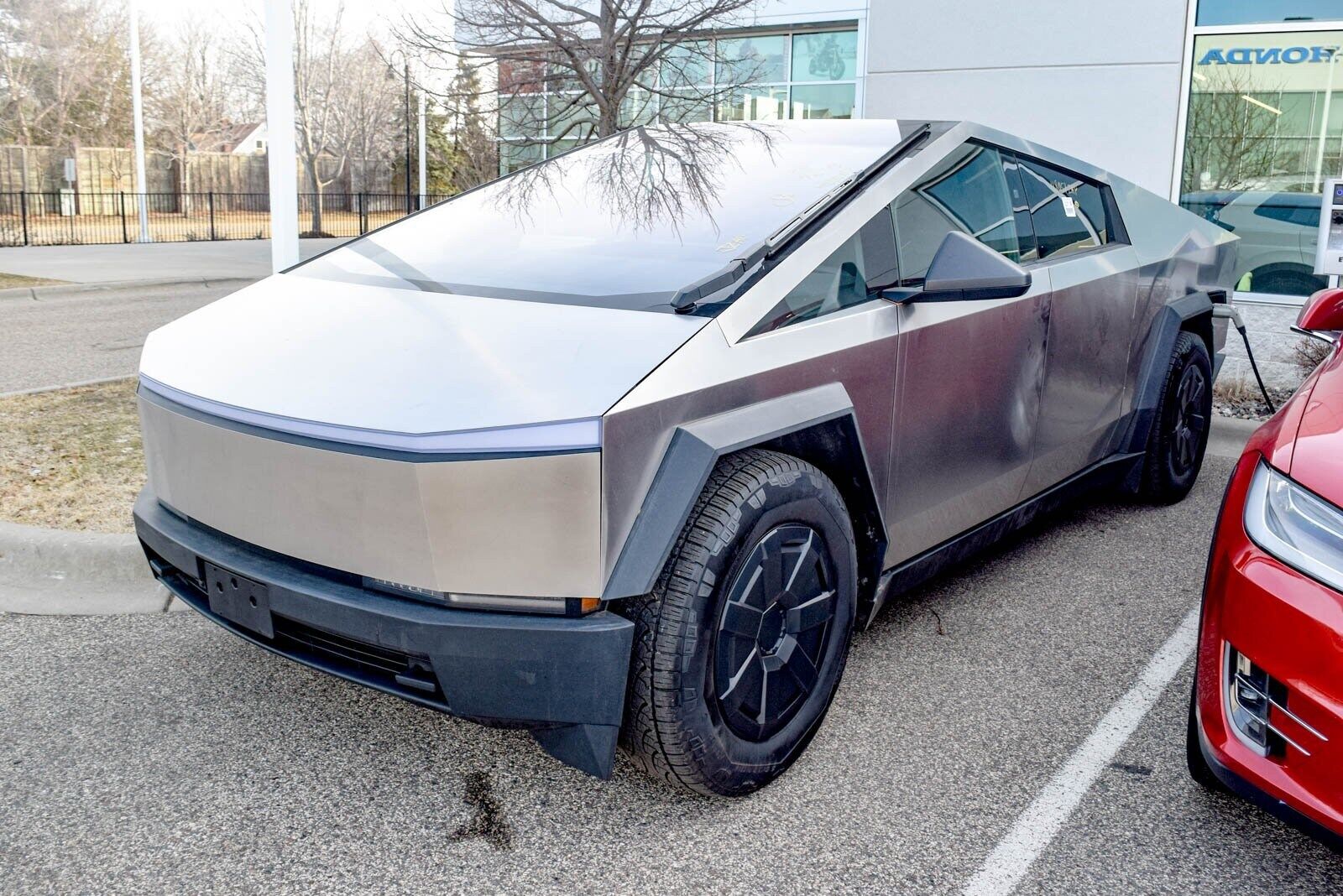 2025 TESLA Cybertruck