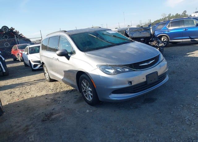 2020 CHRYSLER Voyager