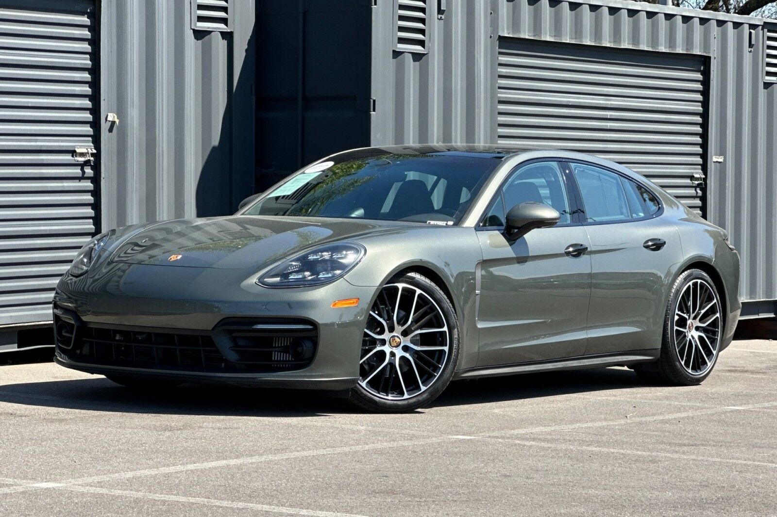 2023 PORSCHE Panamera