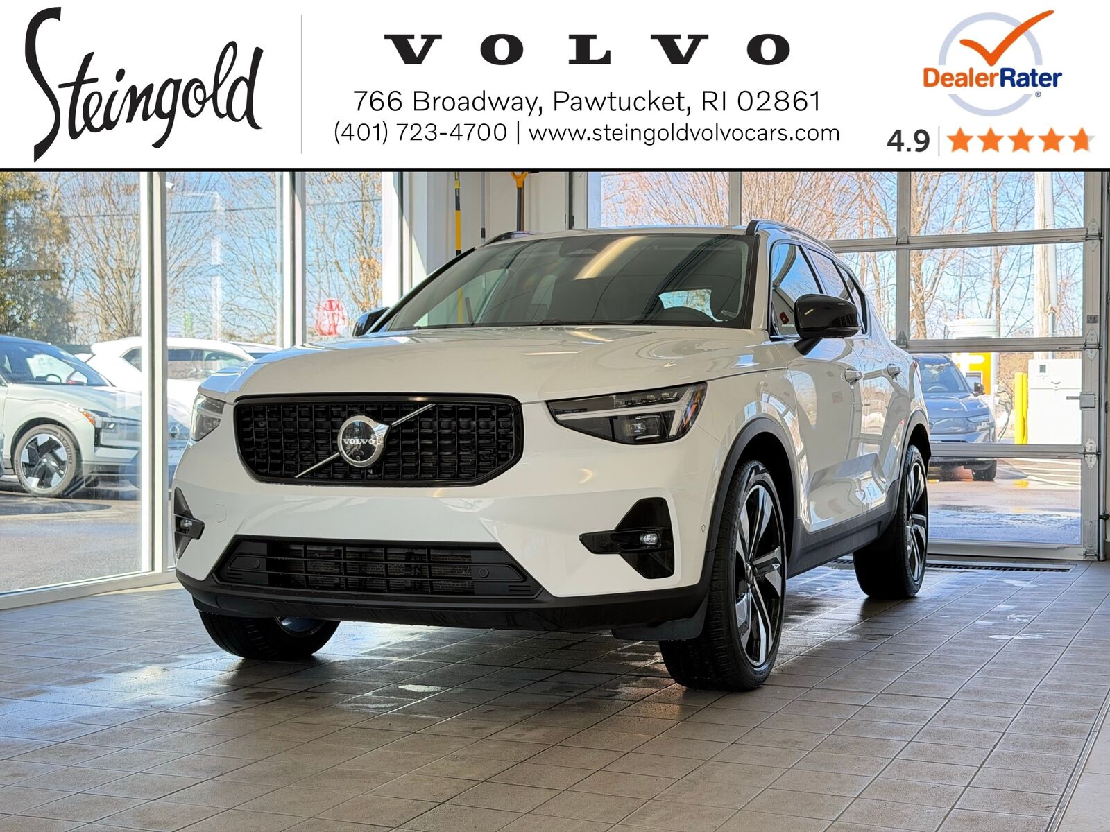 2025 VOLVO XC40