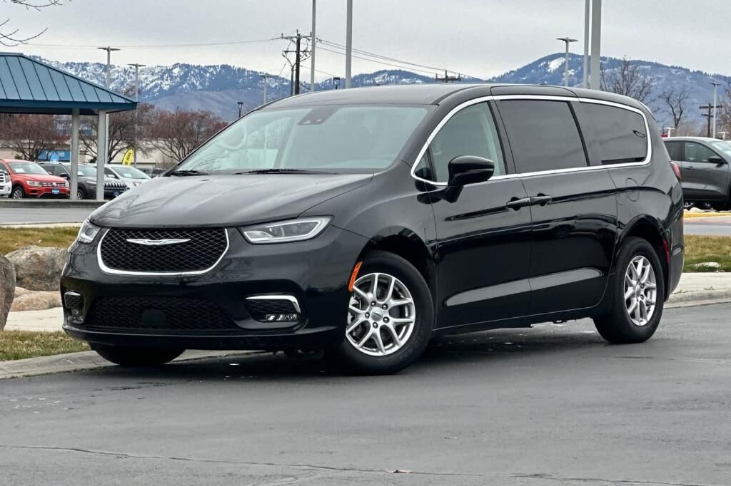 2024 CHRYSLER Pacifica
