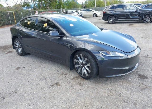 2025 TESLA Model 3