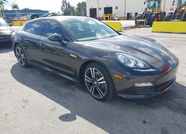 2012 PORSCHE Panamera