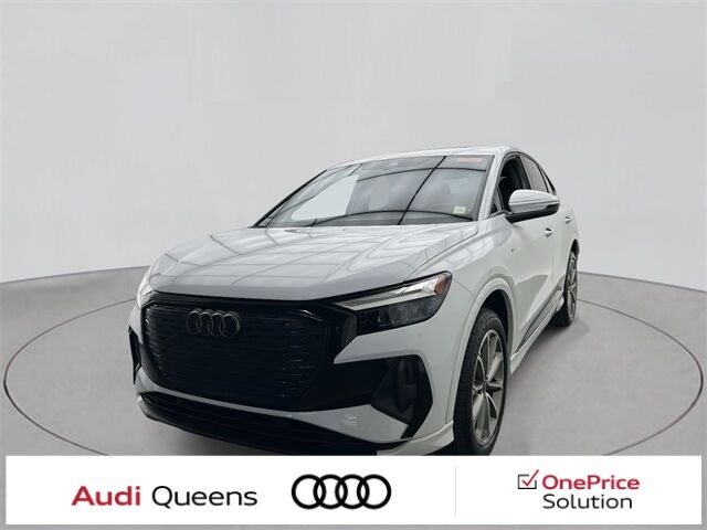 2022 AUDI Q4